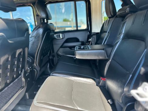 Used 2022 Jeep Wrangler Unlimited Rubicon 4xe w/ Dual Top Group AWD/4WD image 32