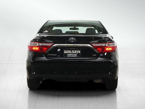 Used 2016 Toyota Camry LE image 4