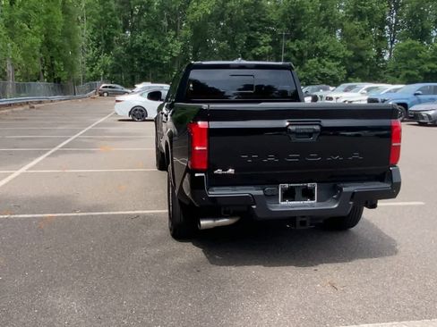 Used 2026 Toyota Tacoma SR5 AWD/4WD image 7