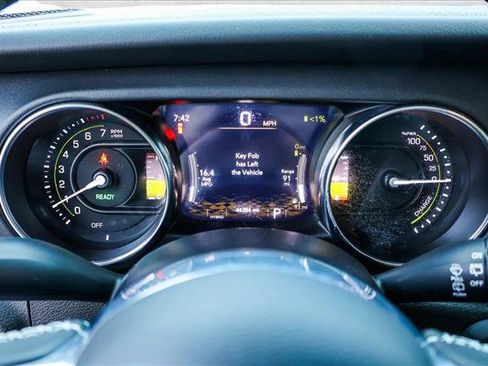 Used 2022 Jeep Wrangler Unlimited Sahara image 14