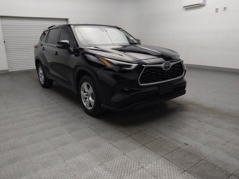 Used 2022 Toyota Highlander L FWD image 13