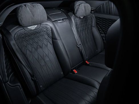 Used 2022 Bentley Flying Spur Plug-In Hybrid image 25