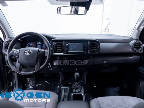 Used 2019 Toyota Tacoma SR image 7