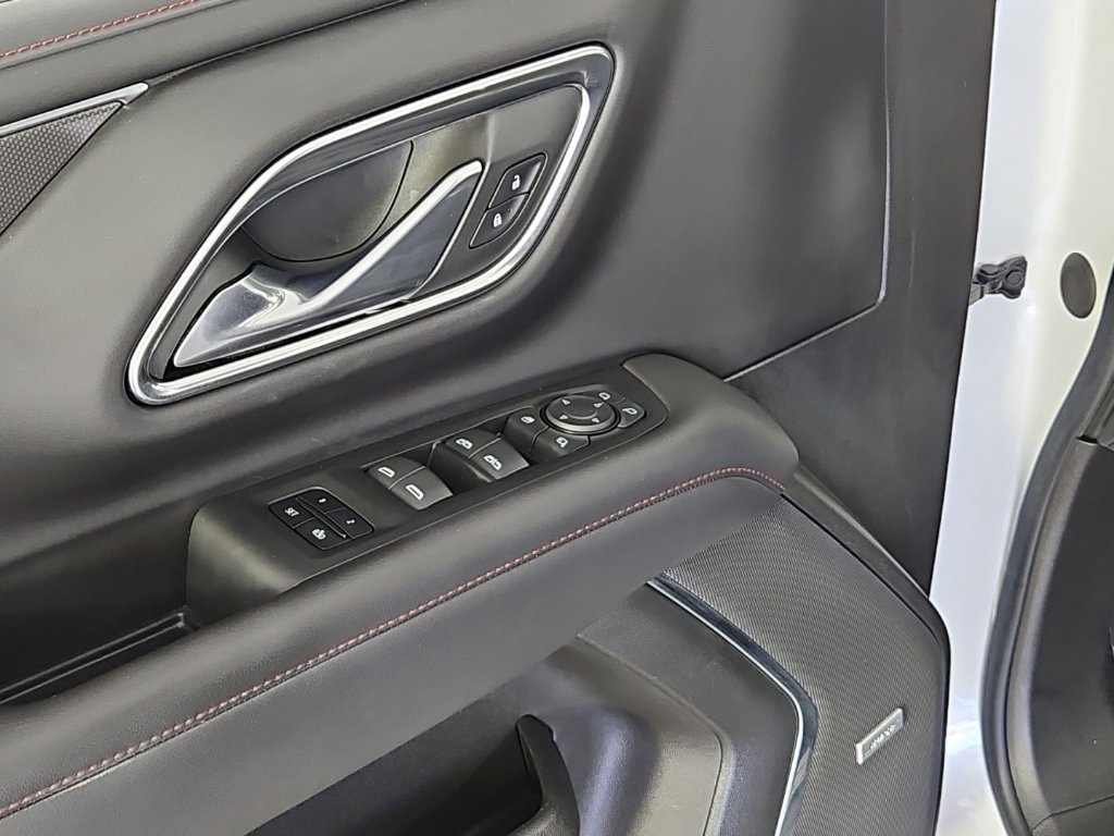 Used 2022 Chevrolet Suburban RST w/ Luxury Package RWD image 12