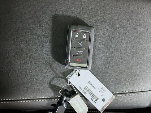 New 2025 Jeep Grand Cherokee Altitude image 19