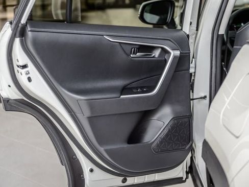 Used 2020 Toyota RAV4 Limited image 50