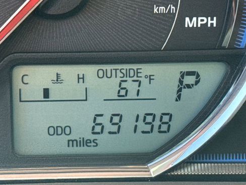 Used 2015 Toyota RAV4 Limited image 28