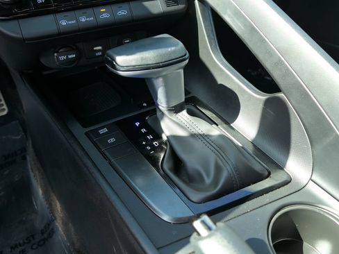 Used 2025 Hyundai Elantra Sport FWD image 19