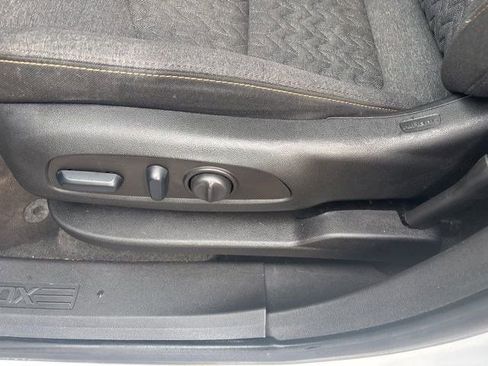 Used 2023 Chevrolet Equinox LT image 12