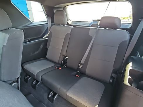 Used 2023 Chevrolet Traverse LT image 11