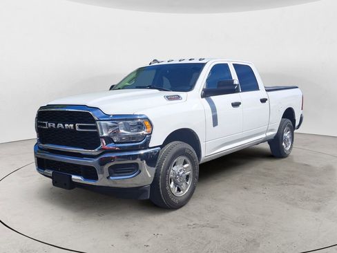Used 2020 RAM 2500 Tradesman w/ Chrome Appearance Group RWD image 7