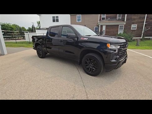 Used 2023 Chevrolet Silverado 1500 RST w/ Z71 Off-Road Package AWD/4WD image 2