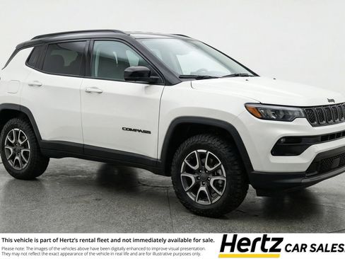 Used 2025 Jeep Compass Trailhawk AWD/4WD image 1
