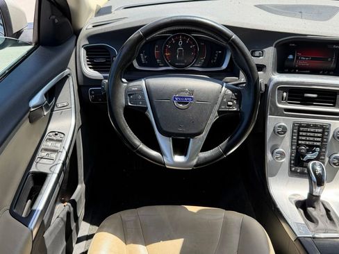 Used 2018 Volvo S60 T5 Inscription w/ Climate Package AWD/4WD image 16