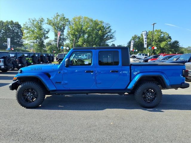 Used 2025 Jeep Gladiator Sport AWD/4WD image 9