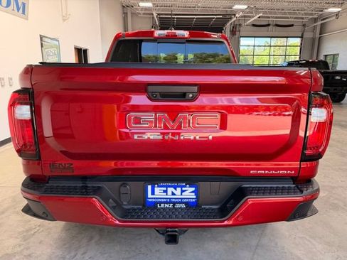 Used 2025 GMC Canyon Denali AWD/4WD image 7