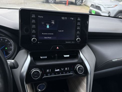 Certified 2021 Toyota Venza XLE image 17