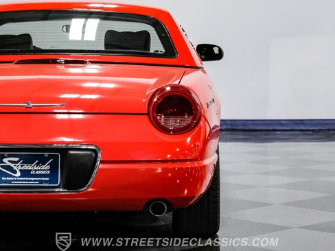 Used 2002 Ford Thunderbird image 24