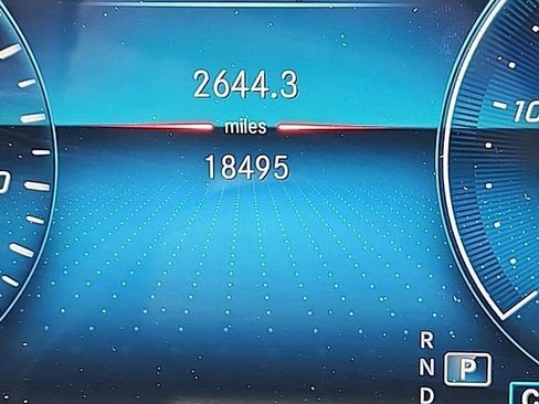 Used 2021 Mercedes-Benz GLE 350 4MATIC image 2