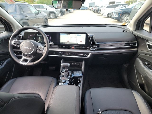 Used 2025 Kia Sportage EX AWD/4WD image 8