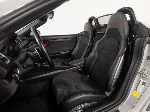 Certified 2021 Porsche 718 Boxster Spyder RWD image 5