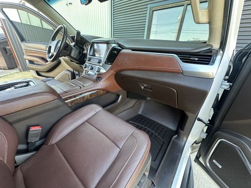 Used 2017 Chevrolet Tahoe Premier RWD image 16