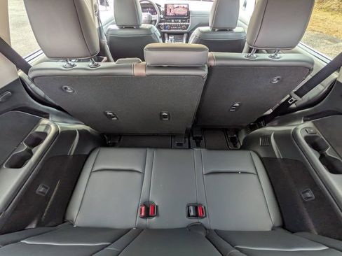 New 2026 Nissan Pathfinder Platinum w/ Cargo Package FWD image 32