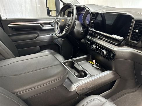 Used 2024 Chevrolet Silverado 2500 LTZ w/ LTZ Plus Package image 29