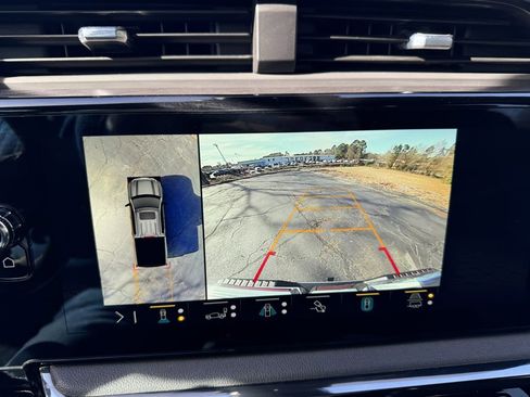 Used 2023 GMC Sierra 1500 AT4 w/ Technology Package image 32