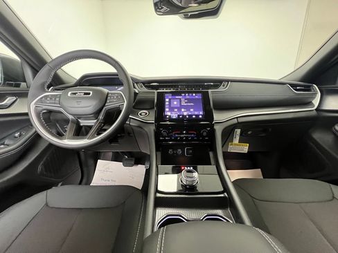 New 2025 Jeep Grand Cherokee Laredo X AWD/4WD image 10