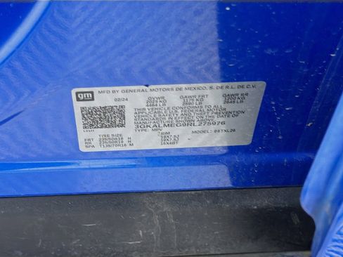 Used 2024 GMC Terrain SLE w/ Driver Convenience Package image 30