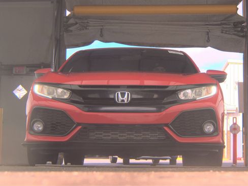 Used 2018 Honda Civic Sport image 4