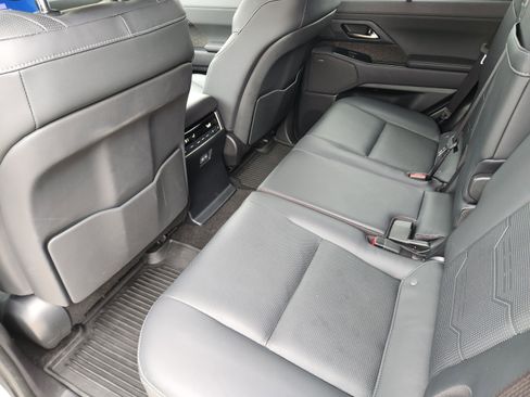 Used 2024 Lexus GX 550 w/ Accessory Package (Z1) AWD/4WD image 13