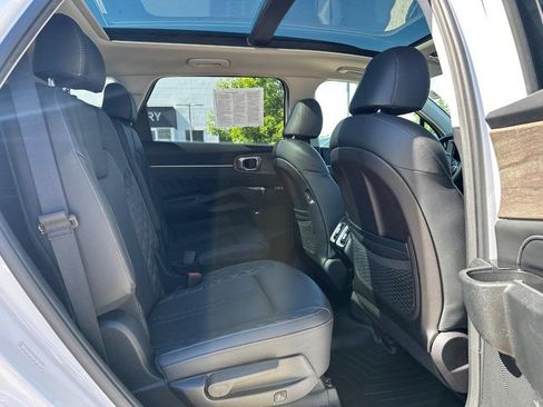 Used 2022 Kia Sorento SX Prestige AWD/4WD image 12