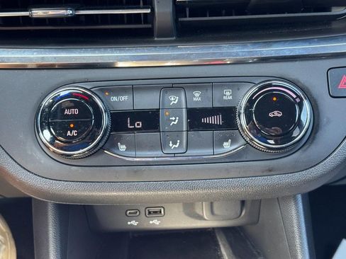 Used 2024 Buick Envista Preferred w/ Convenience I Package FWD image 24