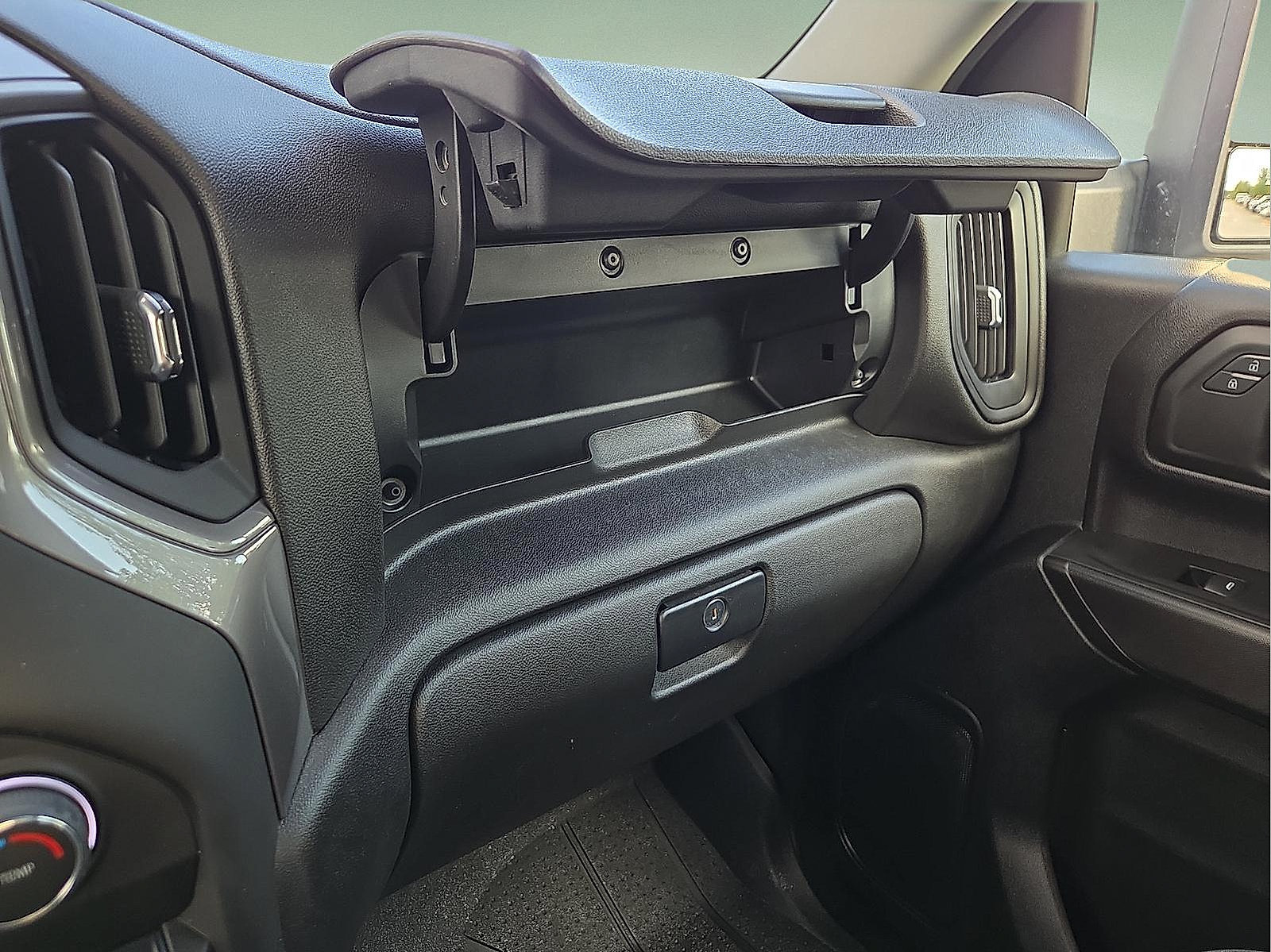 Used 2024 Chevrolet Silverado 2500 Custom w/ Custom Convenience Package AWD/4WD image 22