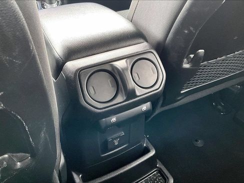 Used 2024 Jeep Wrangler Unlimited Rubicon 4xe AWD/4WD image 10