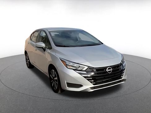Used 2025 Nissan Versa SV FWD image 3