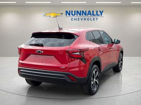 New 2026 Chevrolet Trax RS w/ Sunroof Package FWD image 5