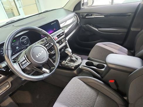 Certified 2024 Kia Seltos X-Line AWD/4WD image 11