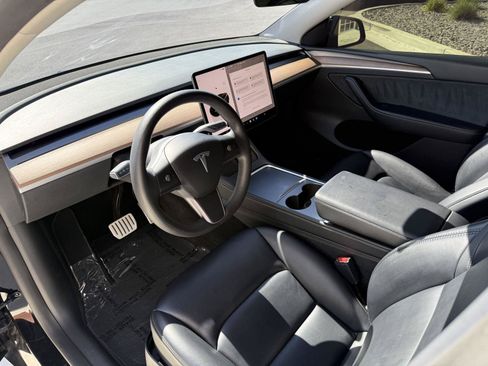 Used 2023 Tesla Model Y Performance AWD/4WD image 12