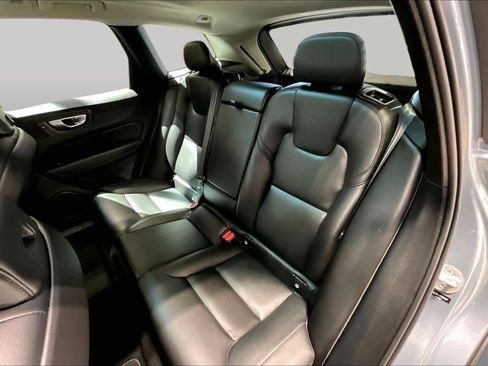 Certified 2024 Volvo XC60 B5 Core w/ Climate Package AWD/4WD image 20