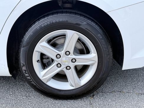 Used 2021 Chevrolet Malibu LS FWD image 31