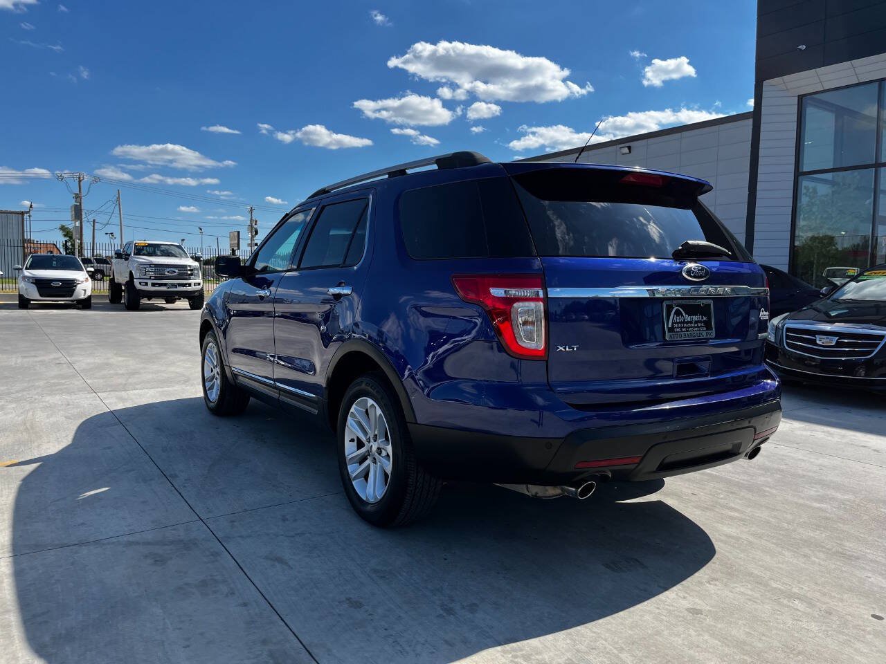 Used 2013 Ford Explorer XLT FWD image 3