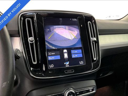 Used 2021 Volvo XC40 T4 Momentum w/ Protection Package Premier FWD image 24