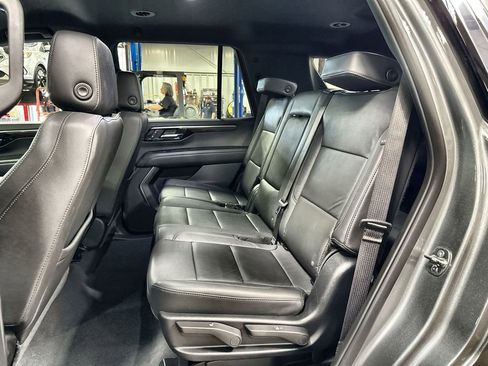 Used 2025 Chevrolet Tahoe LT RWD image 25