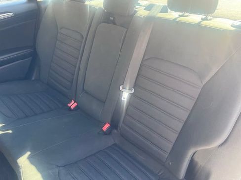 Used 2018 Ford Fusion SE FWD image 30