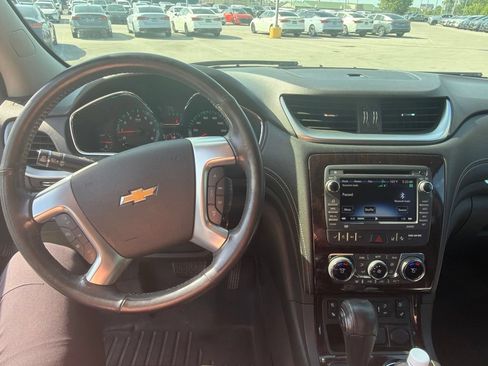 Used 2017 Chevrolet Traverse Premier FWD image 9