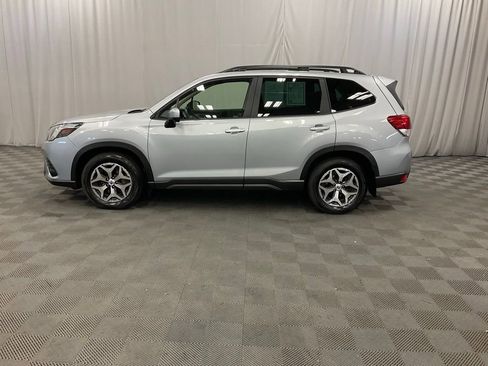 Used 2022 Subaru Forester Premium image 16