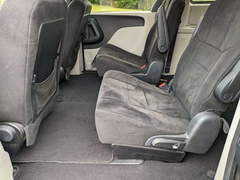 Used 2011 Dodge Grand Caravan Mainstreet w/ PWR Convenience Group image 23